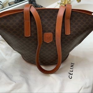 🎄ABSOLUTELY AUTHENTIC CELINE MACADAM MARKET BAG🎄